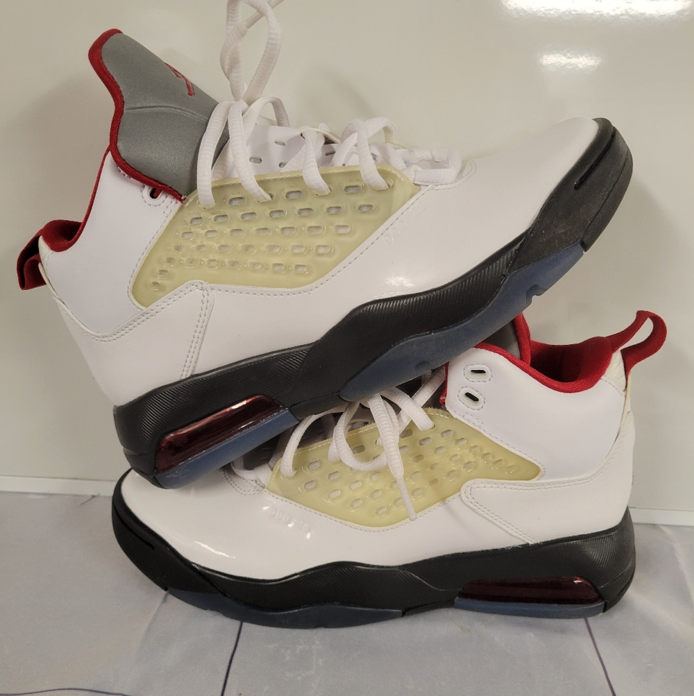 Nike Air Jordan Maxin 200 White Red Black Basketball Shoes With Box, 6 Youth - Picture 3 of 9